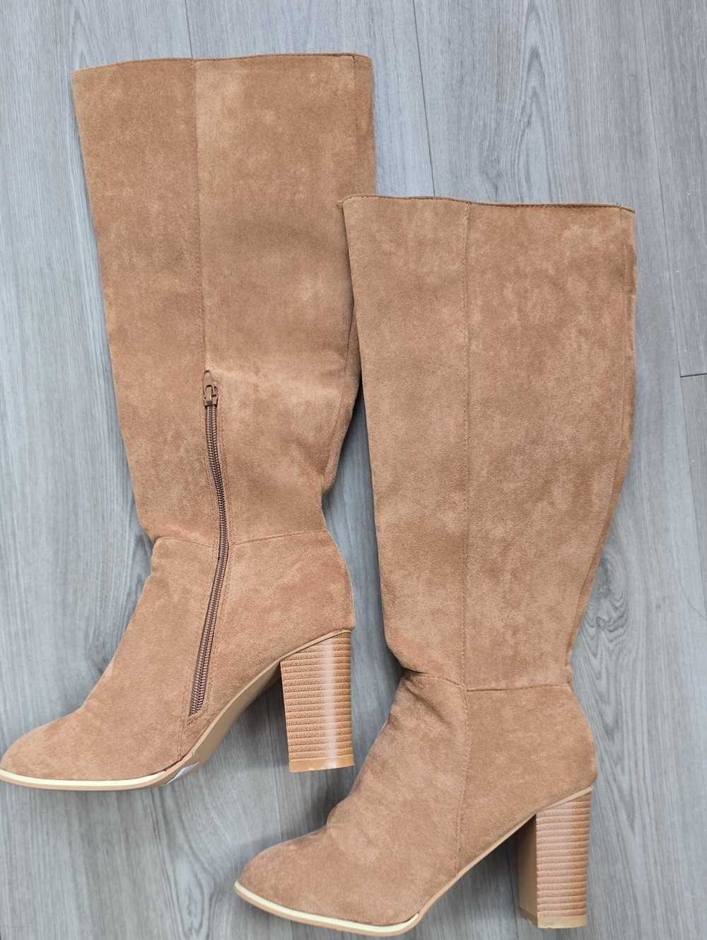 Tan Heel Boots Size 39